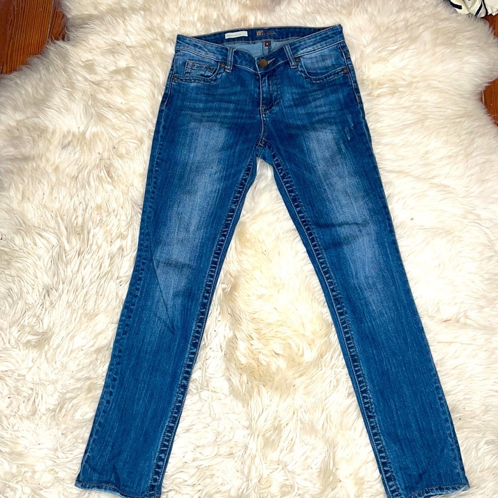 Kut from the cloth straight leg jean